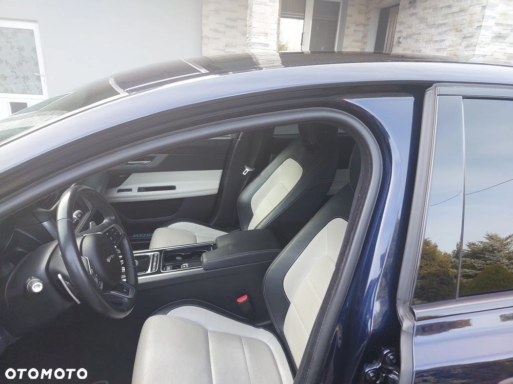 Jaguar XF 2.0 i4D AWD Prestige - 19