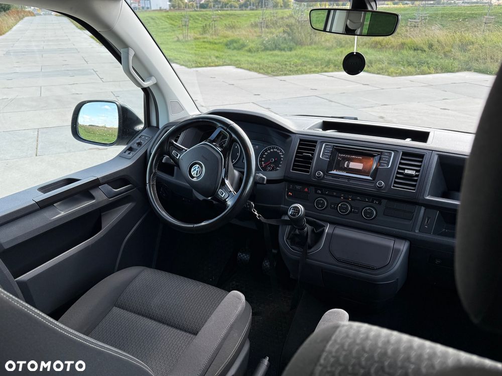 Volkswagen Multivan - 24