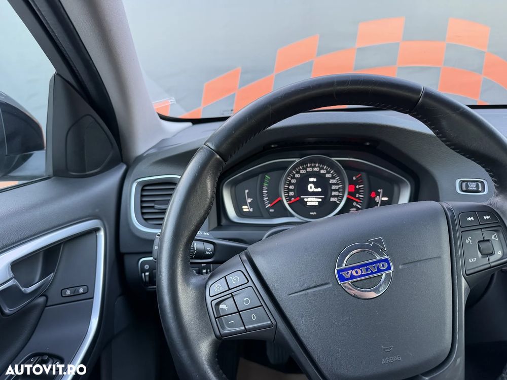 Volvo S60 D2 Linje Svart - 13