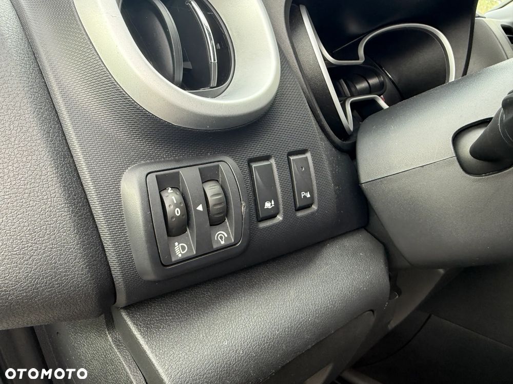 Renault Trafic - 16