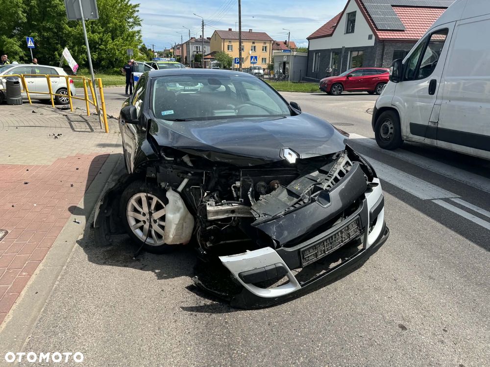 Renault Megane 2.0 16V Dynamique CVT - 2