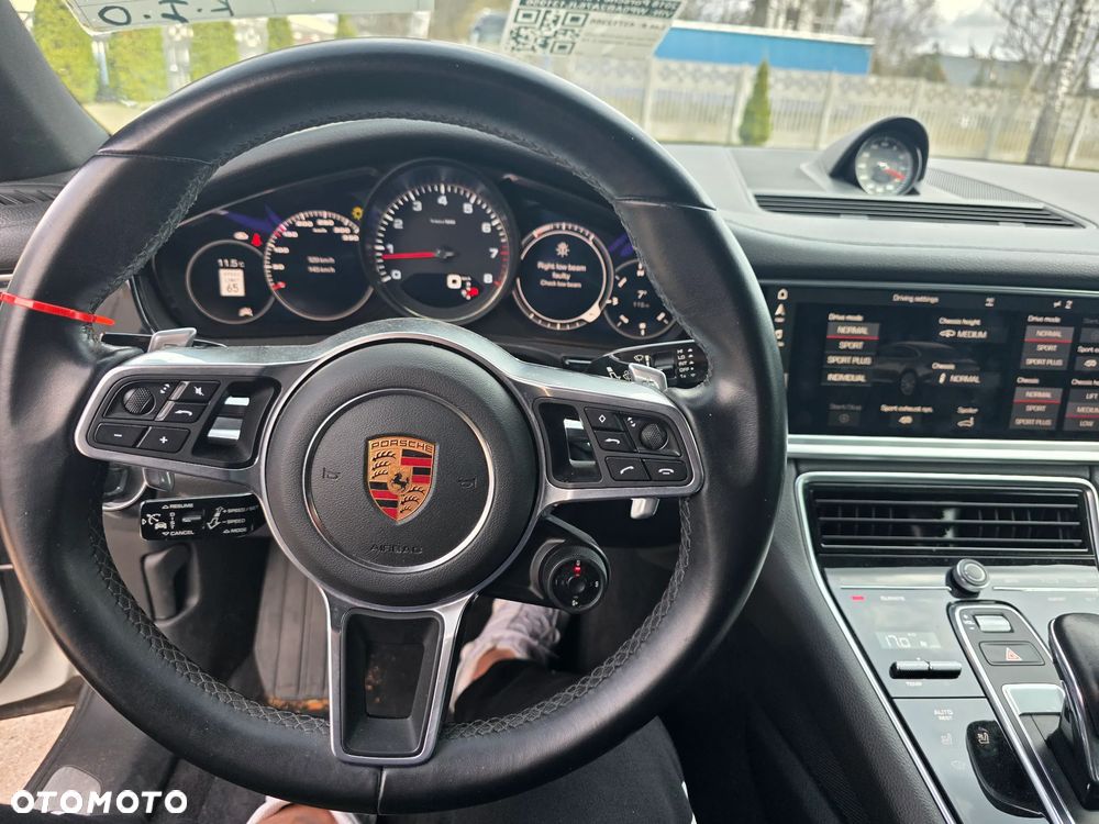 Porsche Panamera 4S Executive - 8