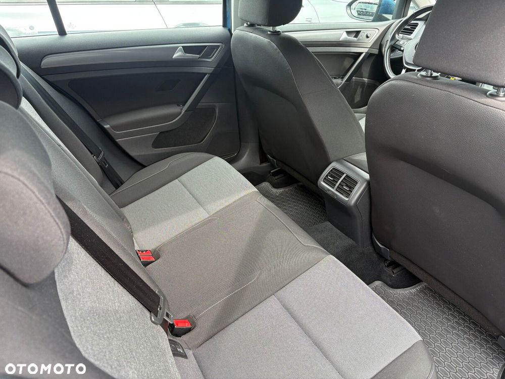Volkswagen Golf - 15