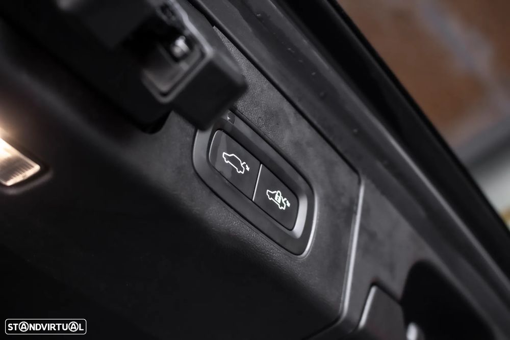 Volvo XC 60 T6 AWD Essential - 32