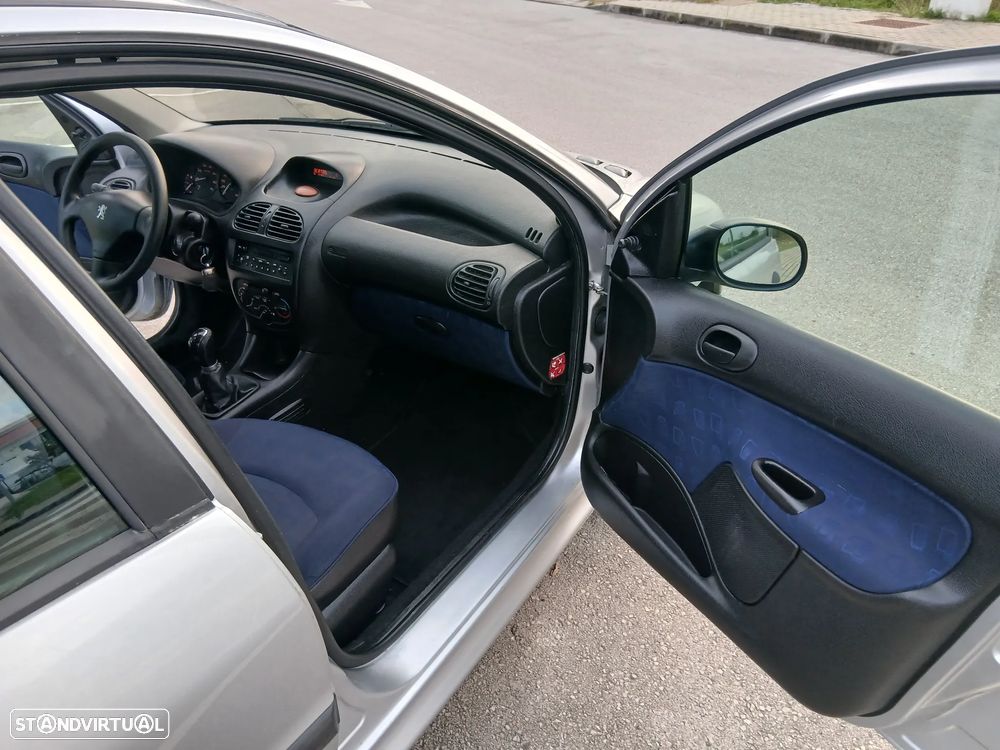 Peugeot 206 - 10