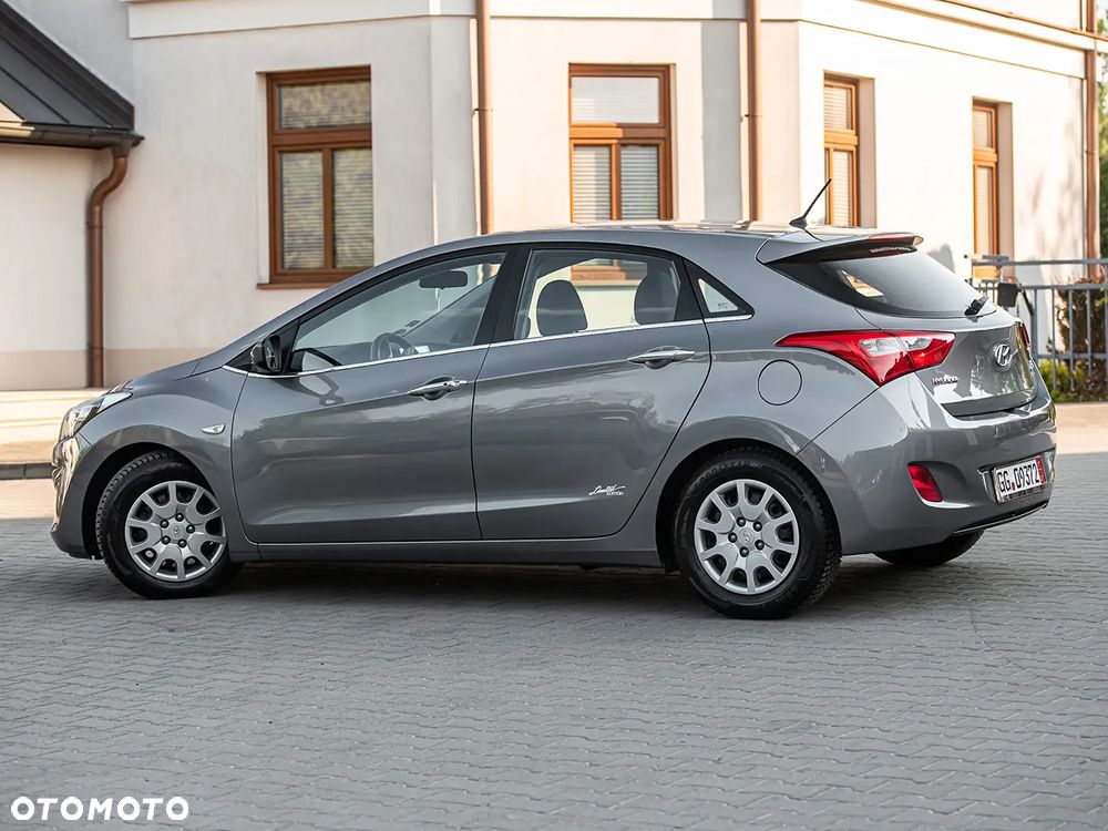 Hyundai i30 1.4 Trend - 12