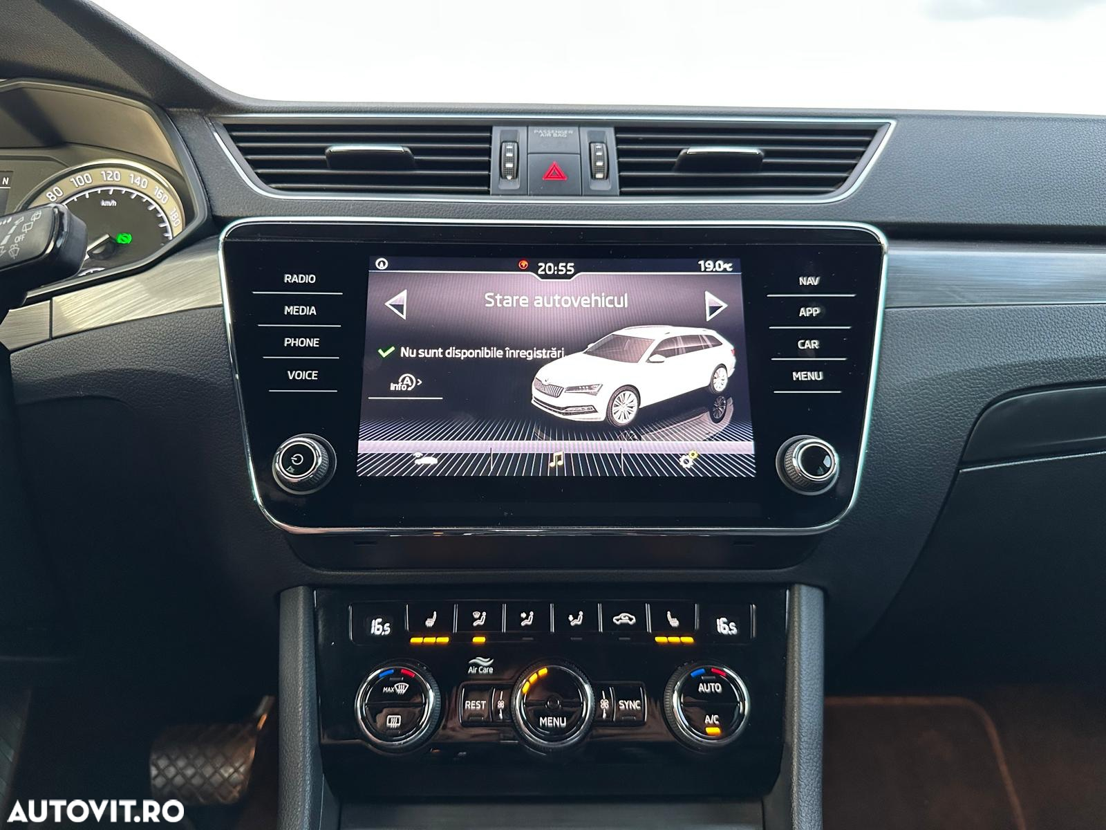Skoda Superb 2.0 TDI DSG Ambition - 31