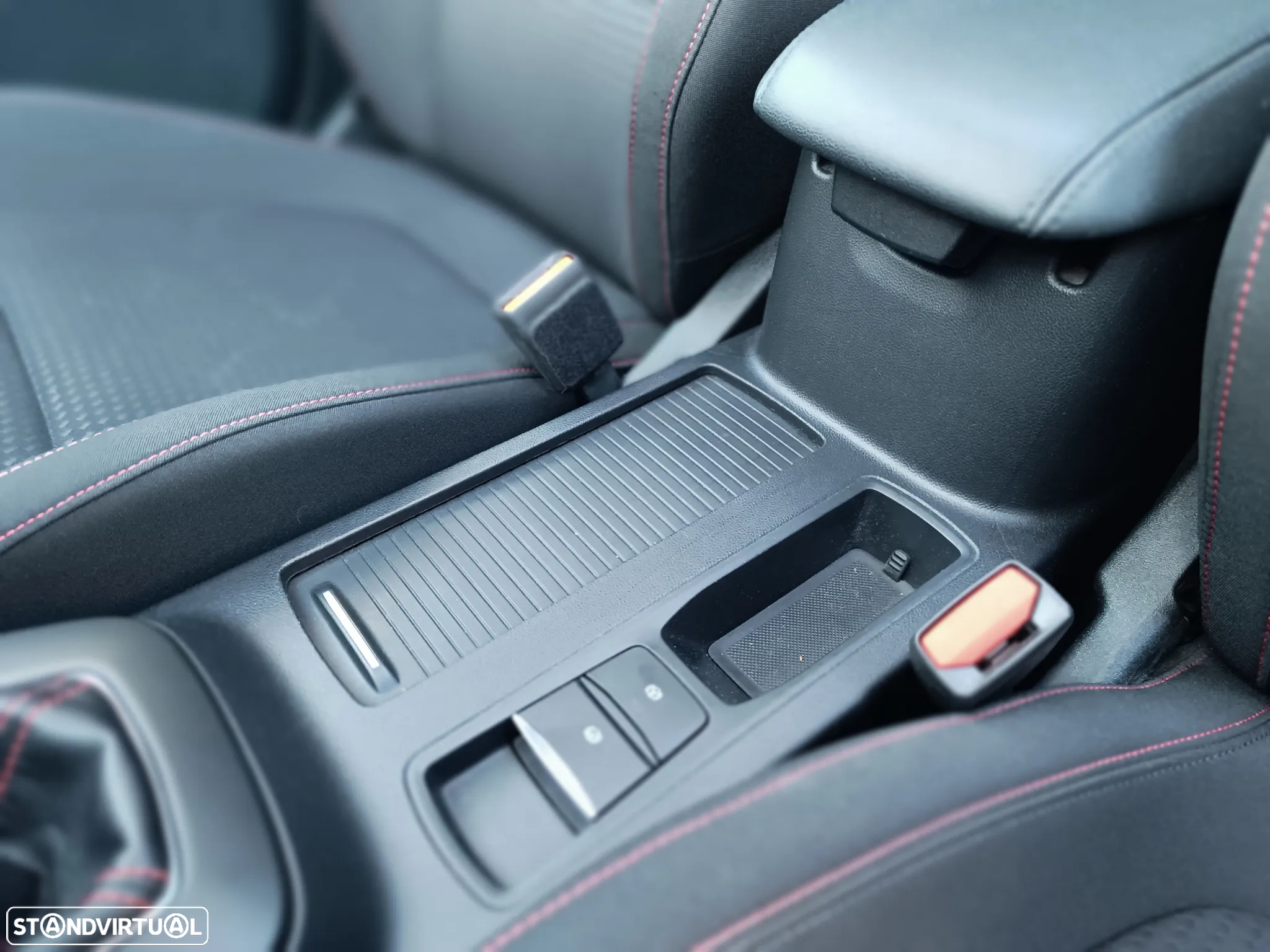 Ford Focus SW 1.0 EcoBoost MHEV ST-Line X - 24