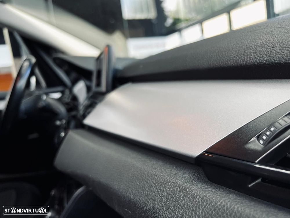 BMW 216 Active Tourer d Advantage - 31
