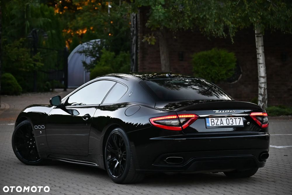 Maserati GranTurismo S Automatik - 12