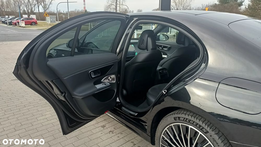 Mercedes-Benz Klasa E 300 de PHEV 4-Matic AMG 9G-Tronic - 13