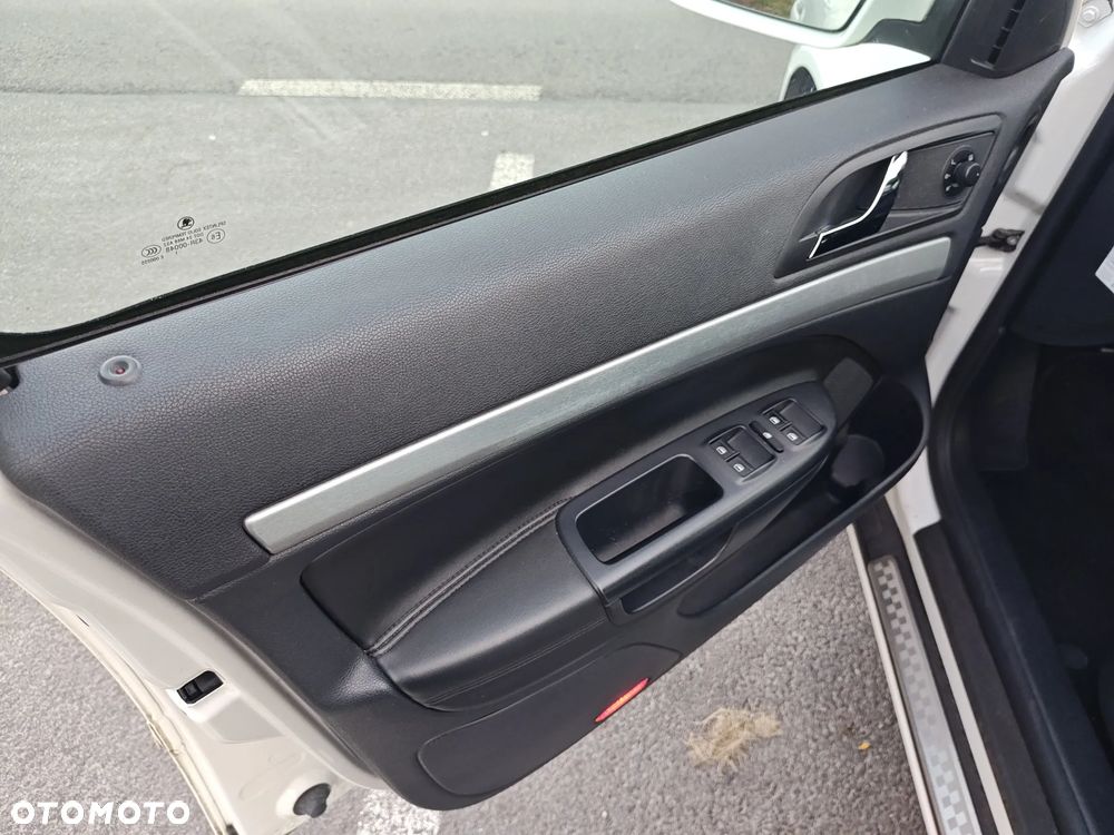 Skoda Octavia 2.0 TDI CR DPF RS - 35