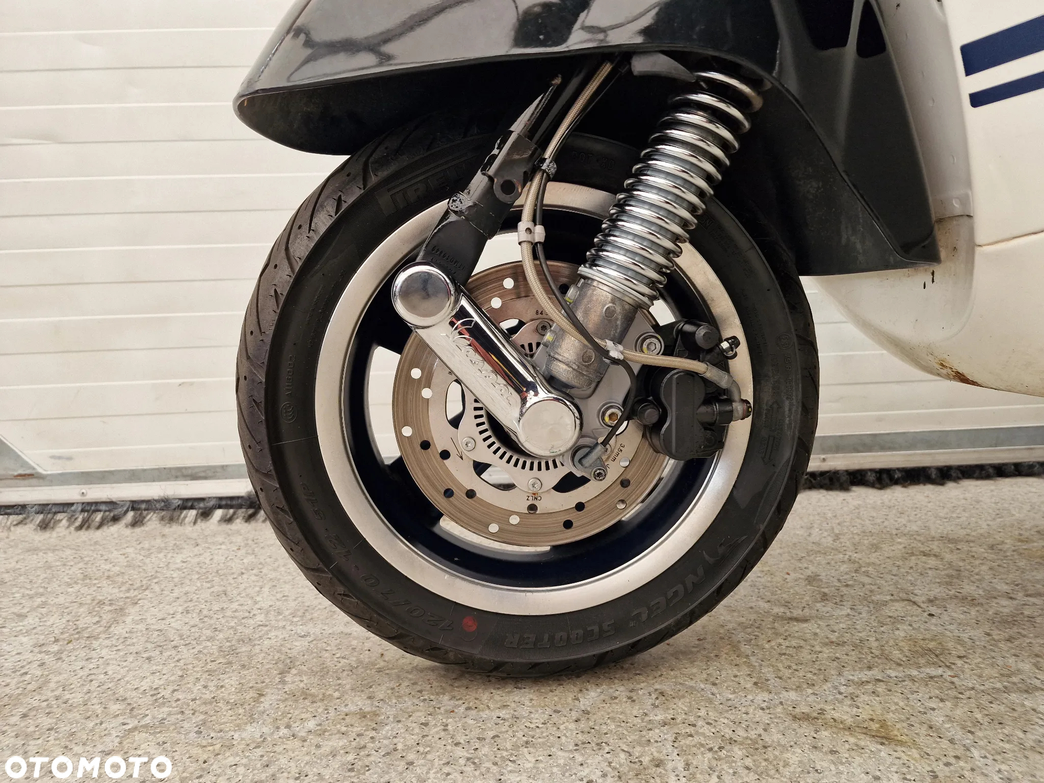 Piaggio Vespa - 10