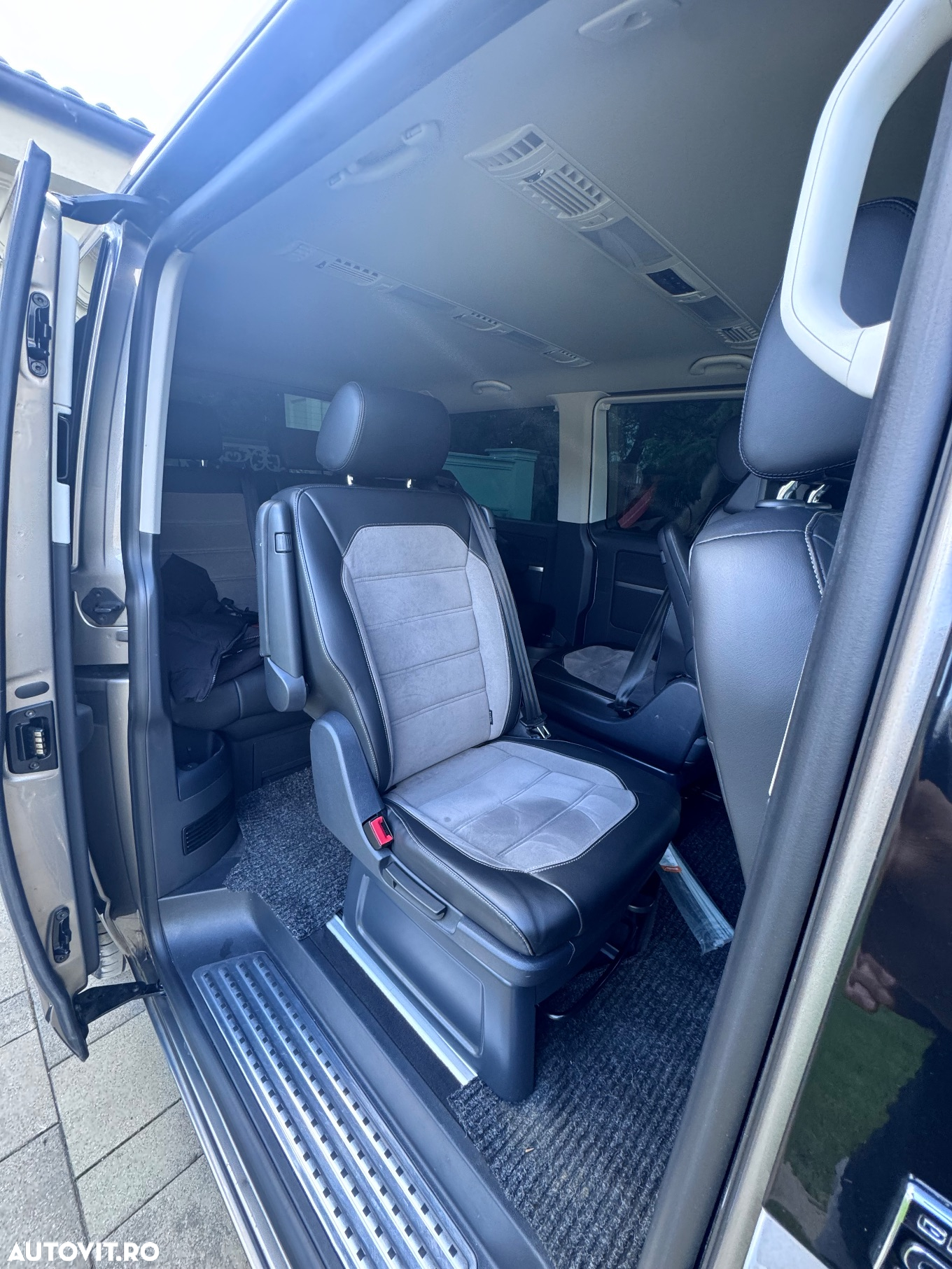 Volkswagen Multivan - 12
