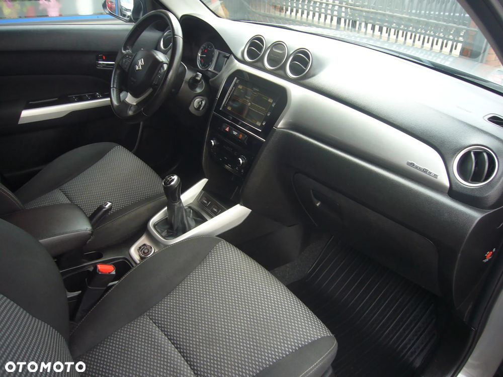 Suzuki Vitara 1.6 Premium 4WD - 18