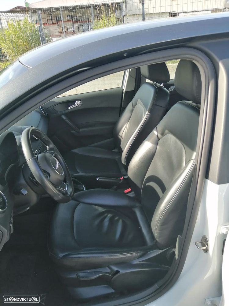 Audi A1 Sportback 1.6 TDI Advance S-Tronic - 4