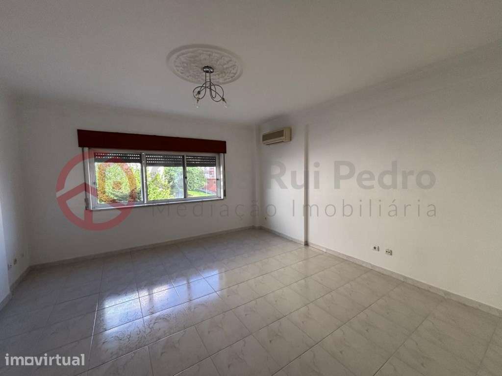 Apartamento T2 com suíte em Santa Marta do Pinhal, Corroios - Grande imagem: 5/20
