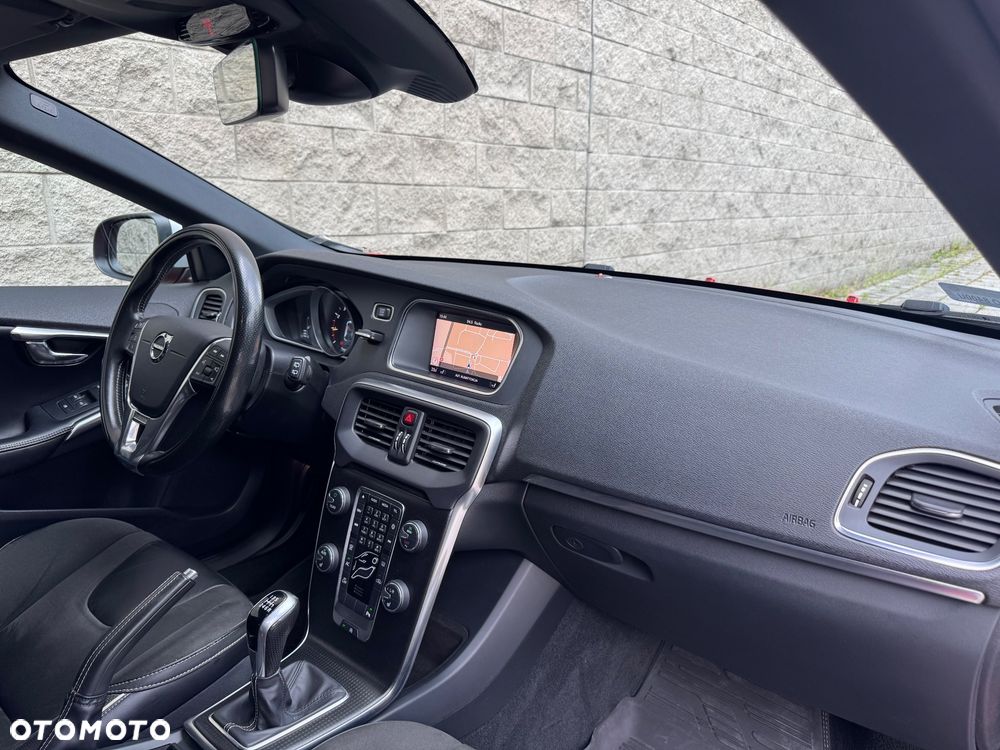 Volvo V40 T3 Drive-E R-Design Momentum - 26