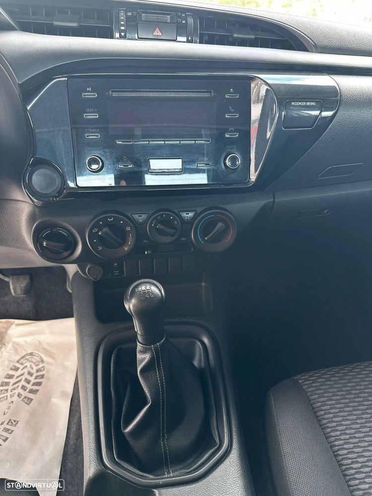 Toyota Hilux - 16
