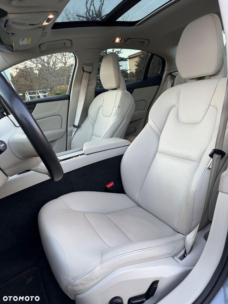 Volvo S60 T5 Momentum Pro - 8