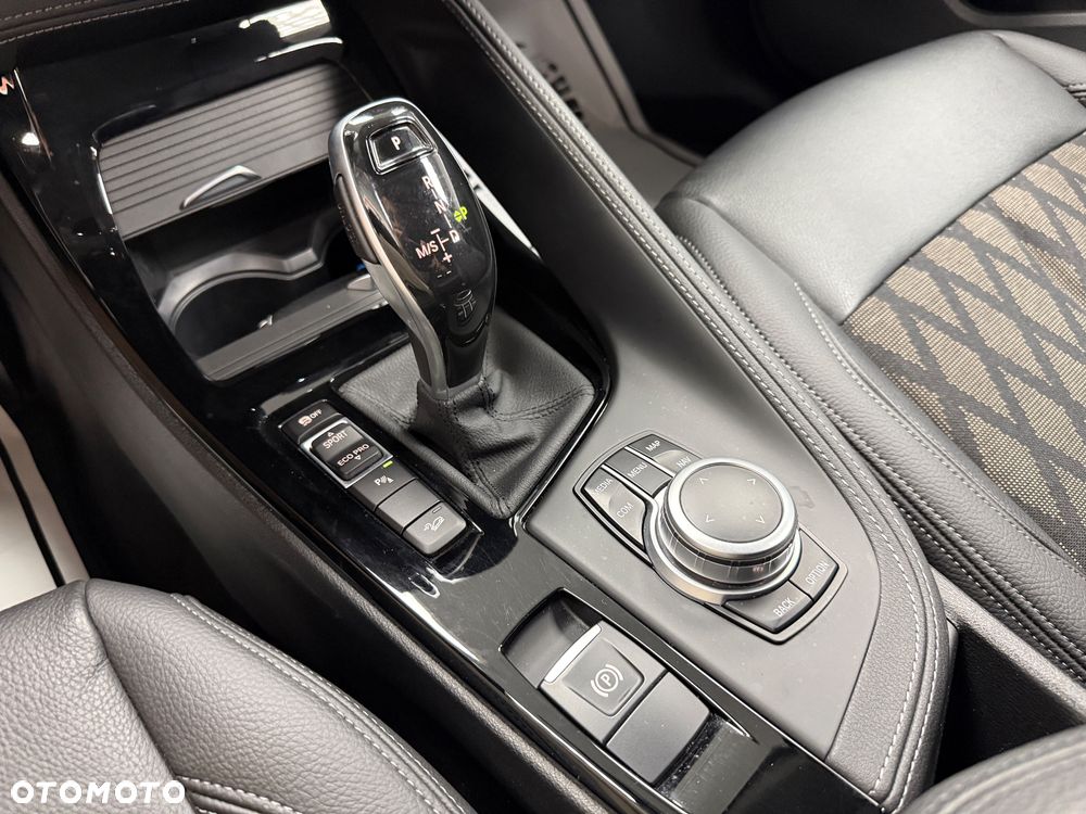 BMW X1 xDrive20i - 13