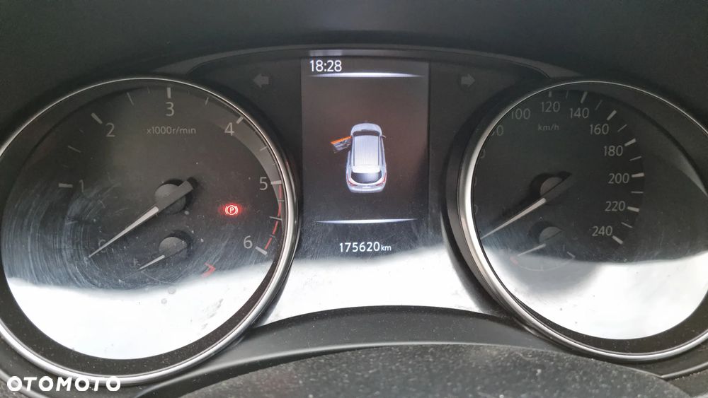 Nissan Qashqai 1.5 dCi N-Connecta - 7