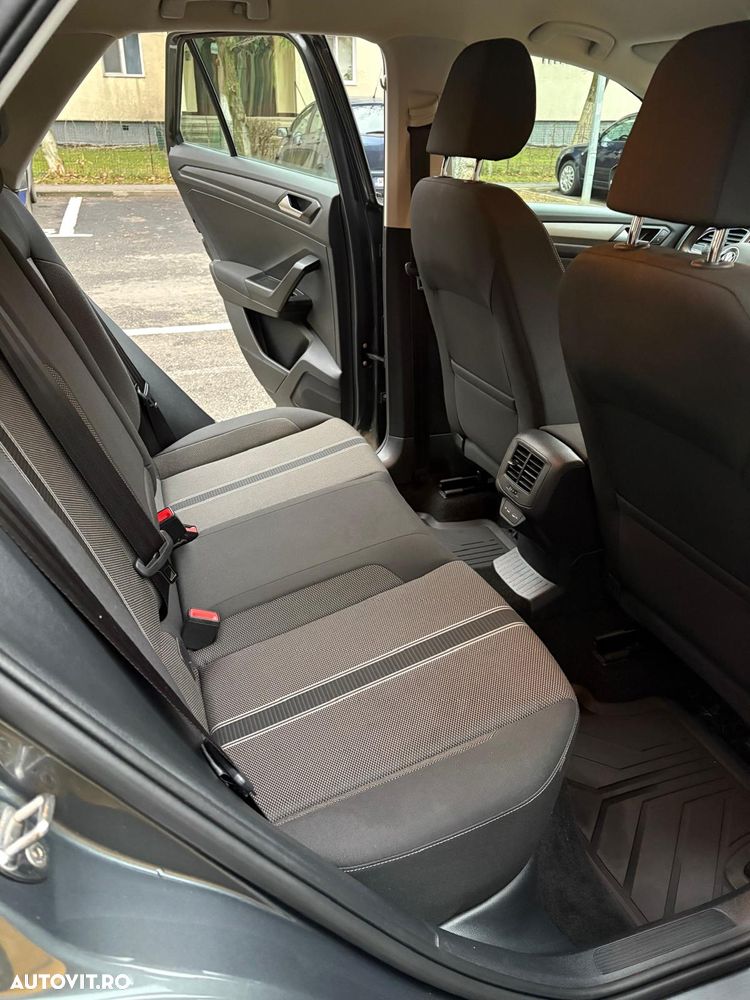 Volkswagen T-Roc - 6