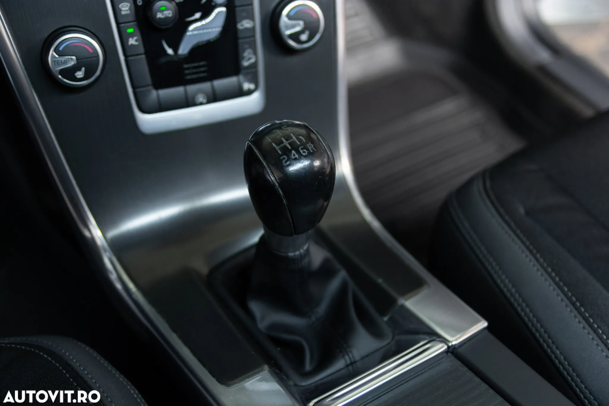 Volvo XC 60 D4 AWD Momentum - 13