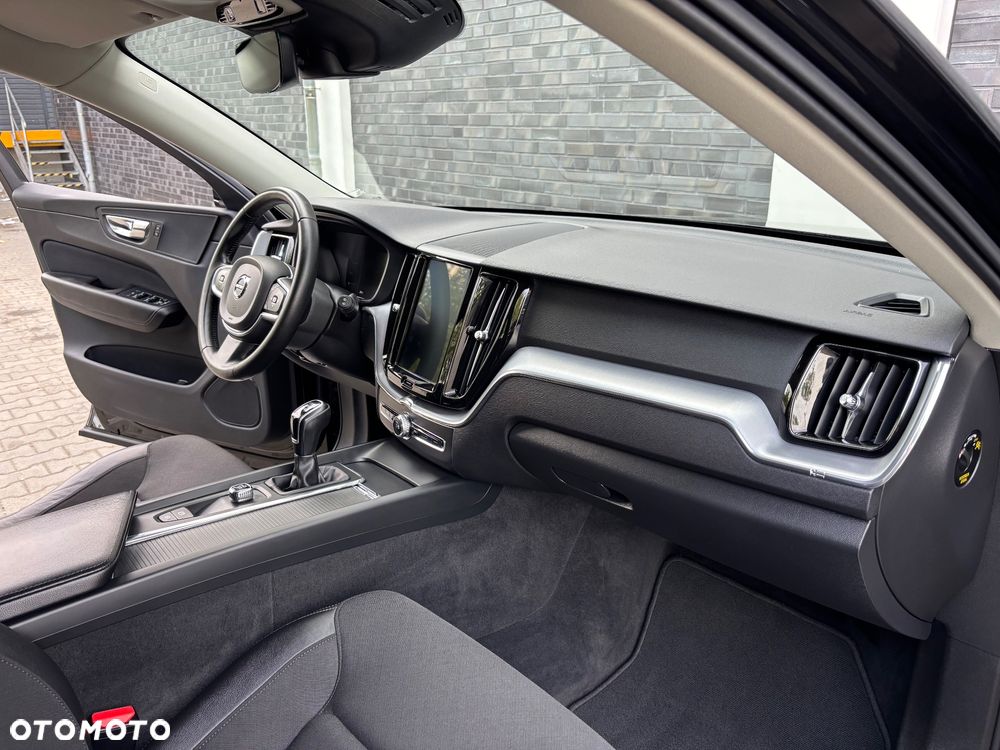 Volvo XC 60 D3 Momentum - 27