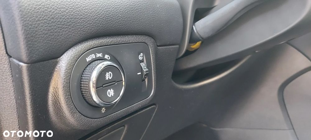 Opel Zafira 1.4 Turbo Business Innovation - 34
