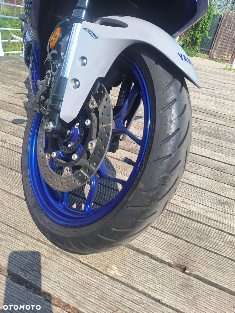 Yamaha R3 - 10