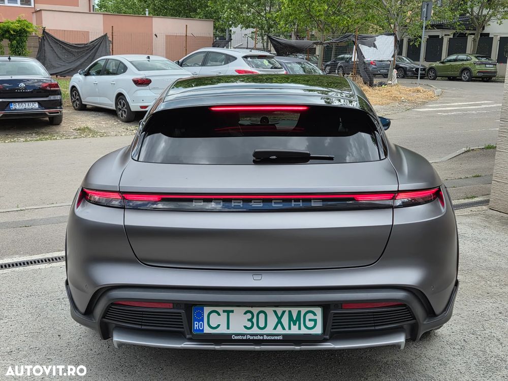 Porsche Taycan 4 - 15