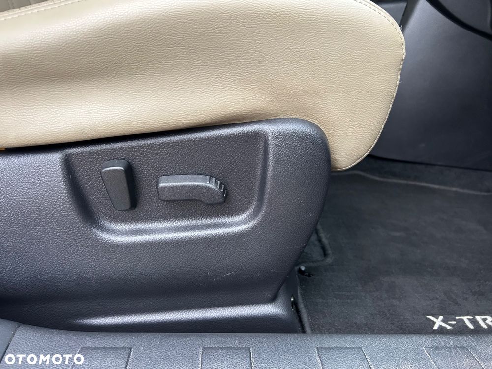 Nissan X-Trail 2.0 dCi 4x4 DPF LE - 29