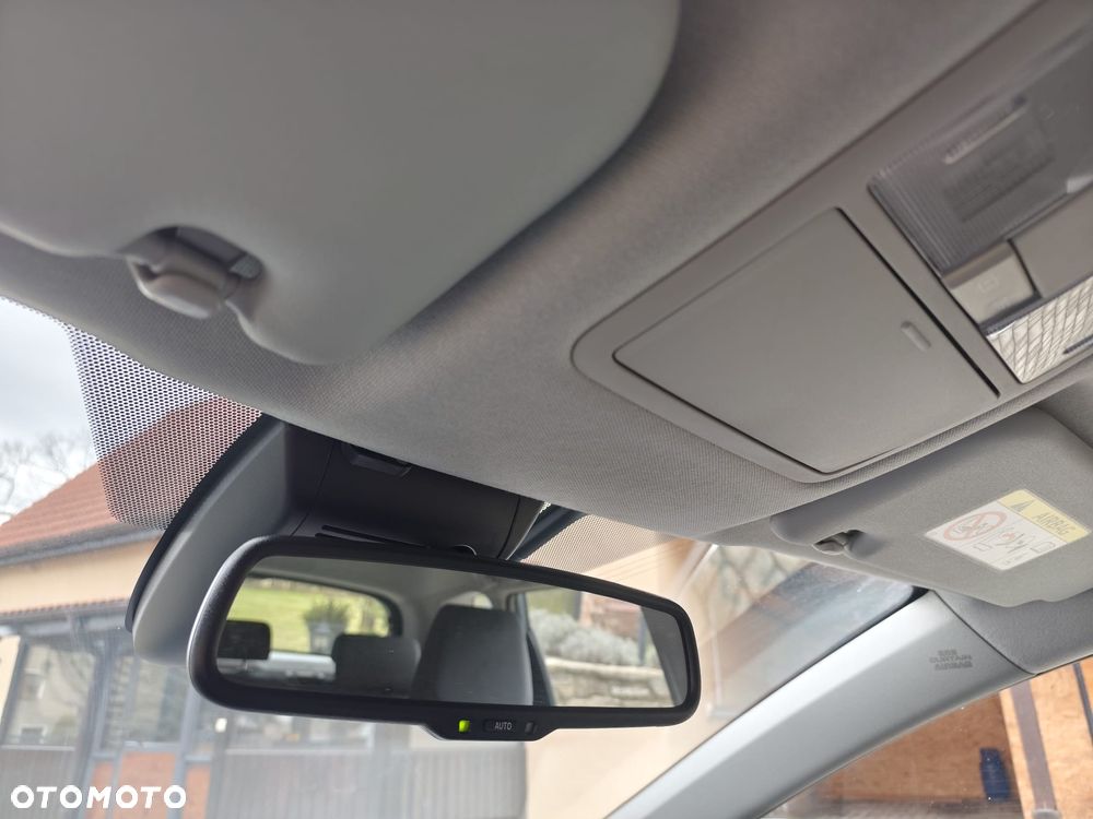 Toyota Auris 1.33 Dual-VVT-i Design Edition - 33