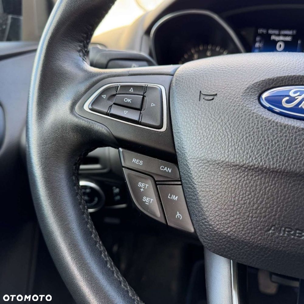 Ford Focus - 25