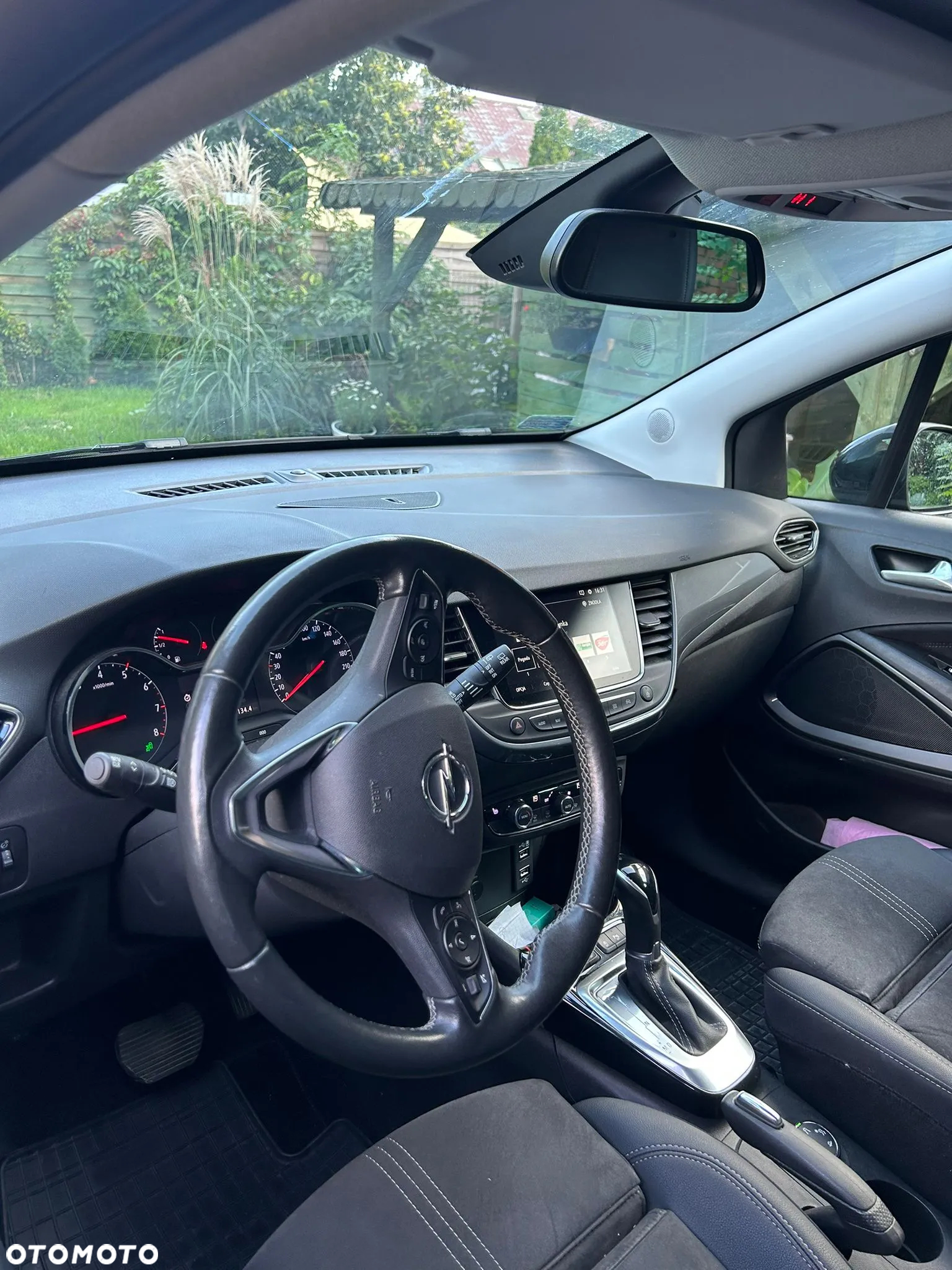 Opel Crossland X ver-1-2-t-elegance - 2
