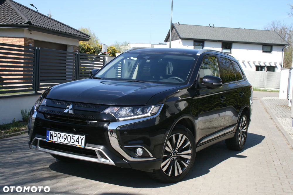 Mitsubishi Outlander - 1