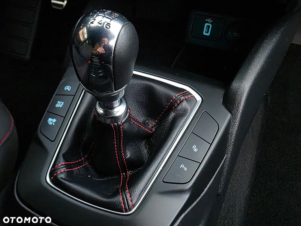Ford Focus 1.5 EcoBoost STart-Stopp-System ST-LINE - 26