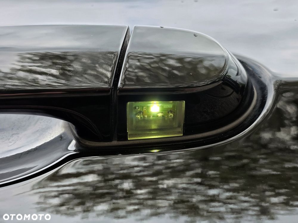 BMW Seria 3 318d DPF Edition Sport - 32