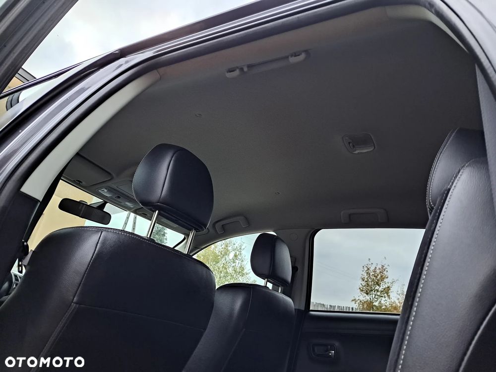 Mitsubishi Outlander - 13