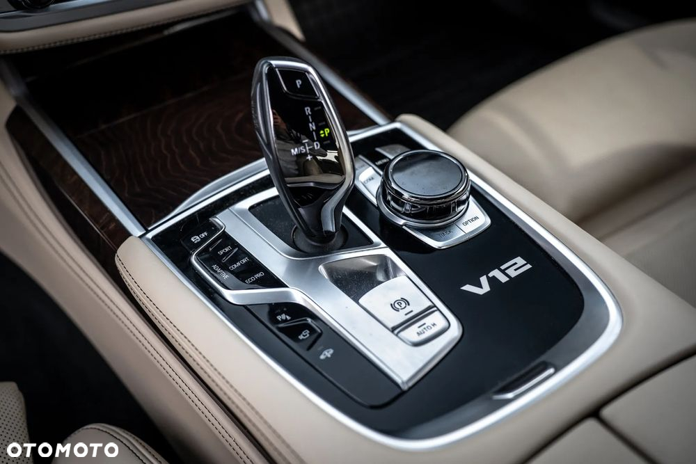 BMW Seria 7 M760Li xDrive - 9