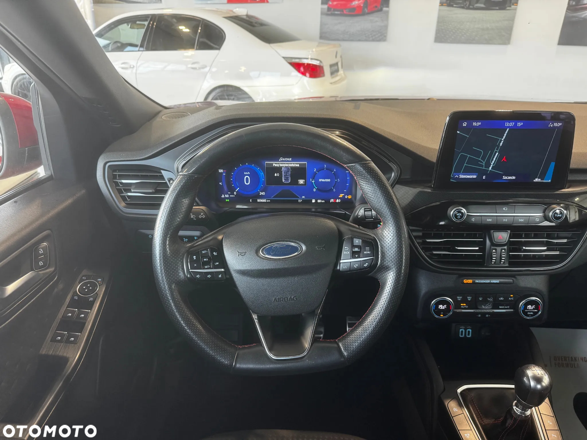 Ford Kuga 2.0 EcoBlue Hybrid ST-LINE - 28