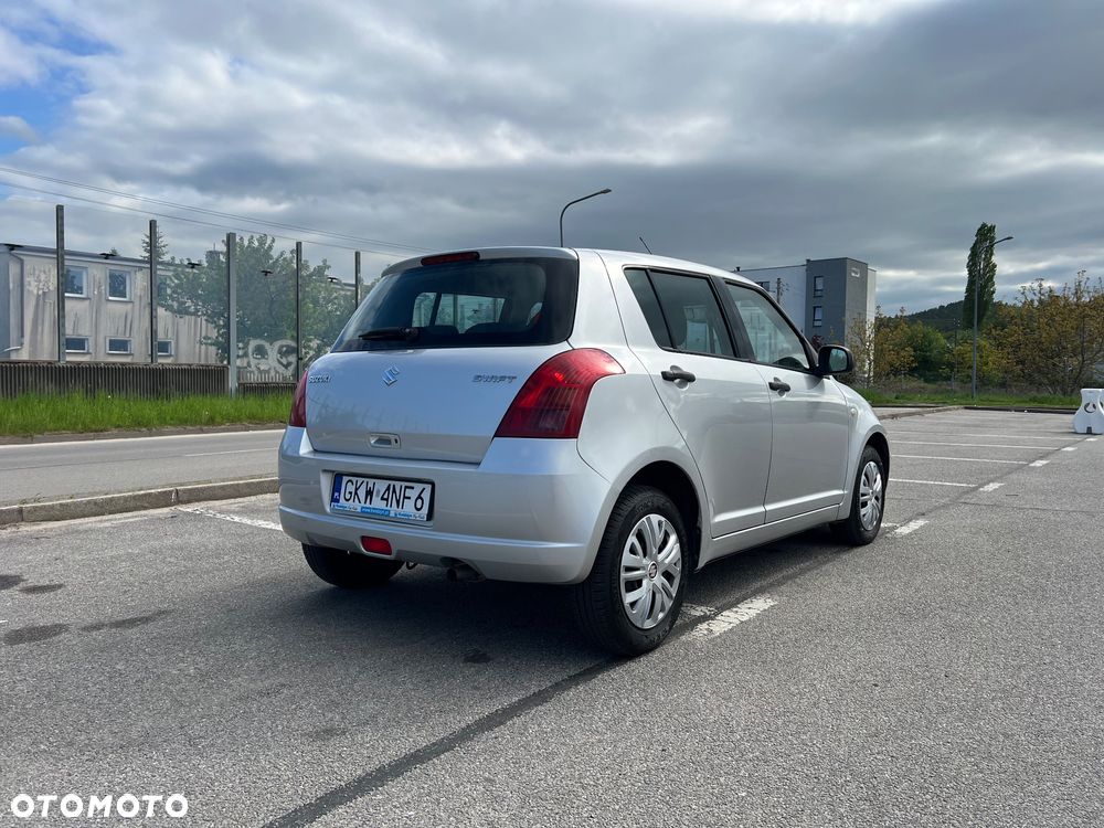 Suzuki Swift 1.3 Club - 9