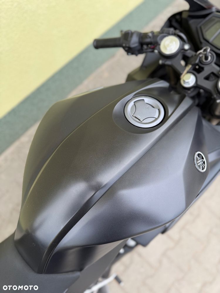 Yamaha YZF - 17