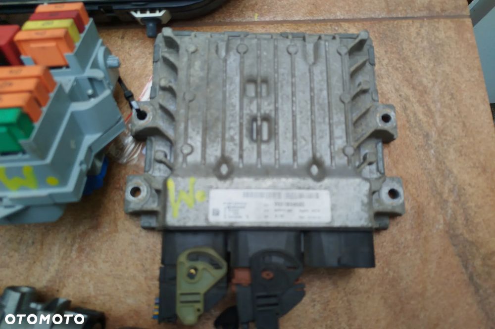 Zestaw startowy, komplet do odpalenia auta, komputer Continental SID208 sterownik silnika 2.2 HDI Euro5 130KM do Fiat Ducato III Peugeot Boxer II Citroen Jumper II 2011-2015r, w komplecie: sterownik silnika S180129101N / 9691854880 / 9676721380, stacyjka, kluczyk, moduł komfortu, immobilizer , licznik - 2