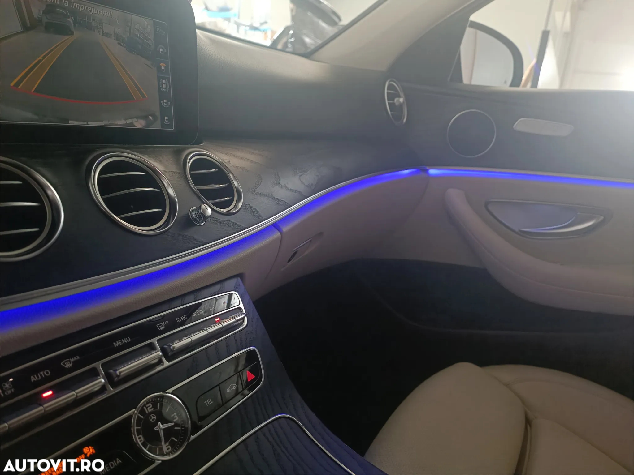 Mercedes-Benz E 200 4MATIC Aut. - 23