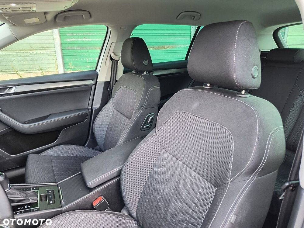 Skoda Superb 2.0 TDI SCR Style DSG - 13