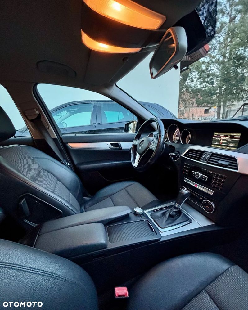 Mercedes-Benz Klasa C 200 d 7G-TRONIC - 24