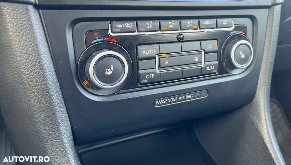 Volkswagen Golf - 8