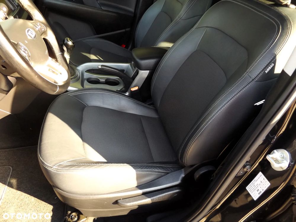 Kia Sportage 1.7 CRDI 2WD ISG Dream-Team Edition - 8
